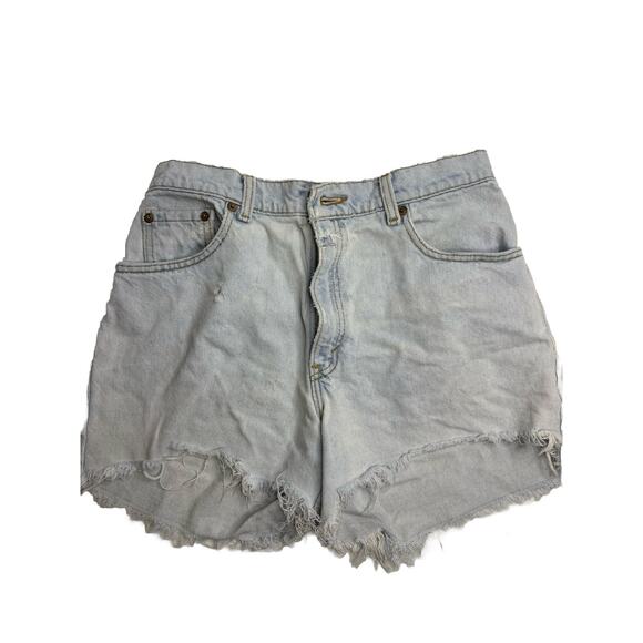 Vintage Women’s Levi’s Light Wash Distressed Cut Off Shorts Size 6 - Picture 1 of 6